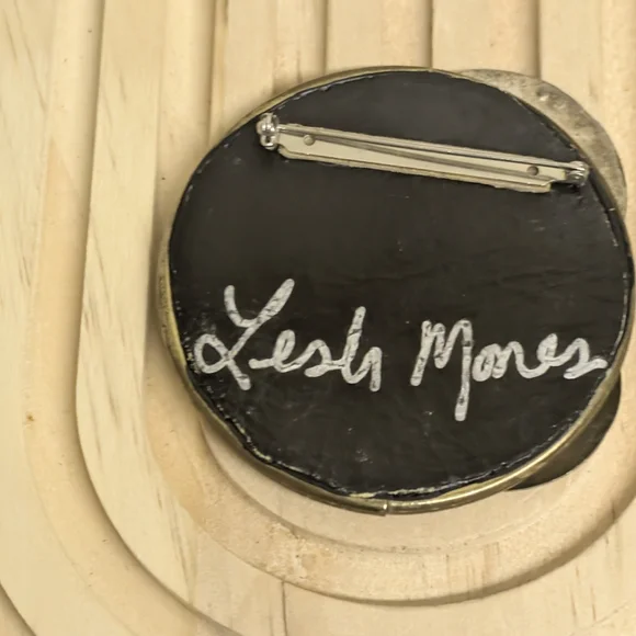 ARTIST Steampunk Pin Watch Parts Brooch Signed Leslie Mones - Picture 7 of 12